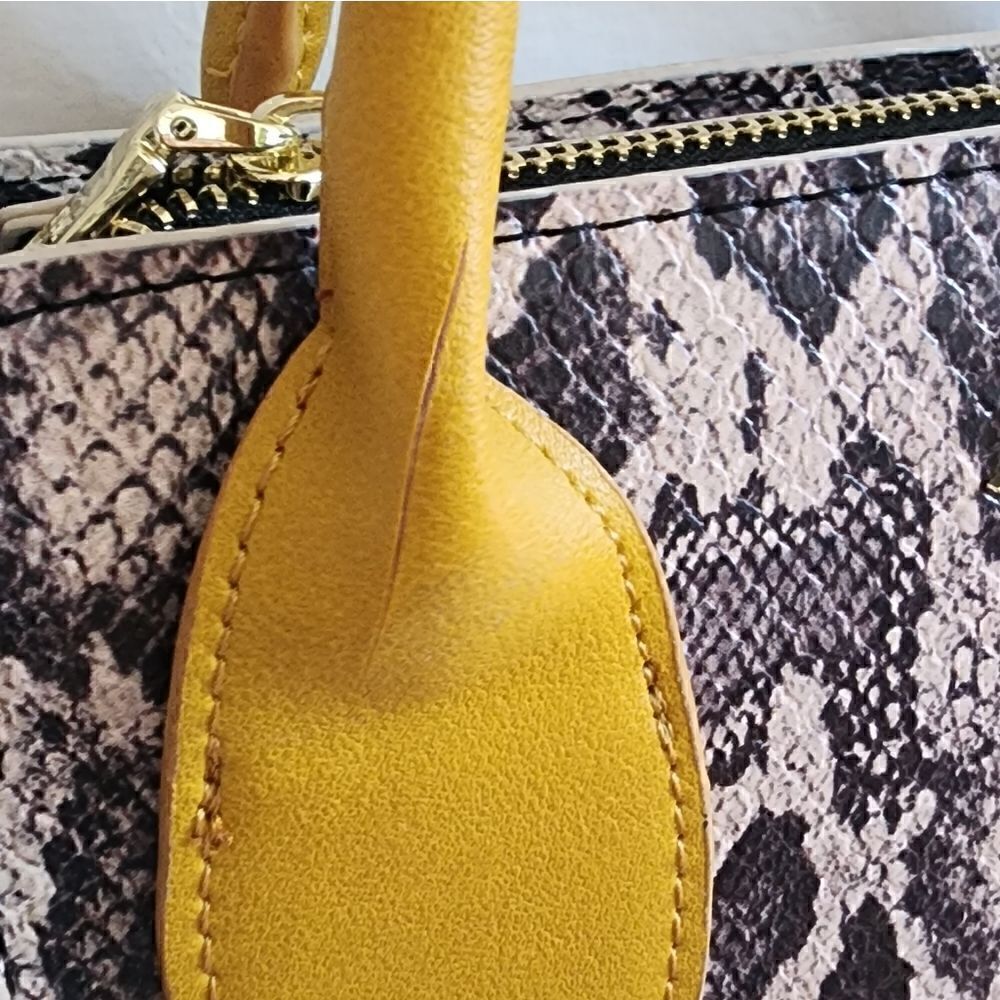 Steve Madden Bhendrik Crossbody with detachable Coid Purse - NWT - Picture 6 of 9